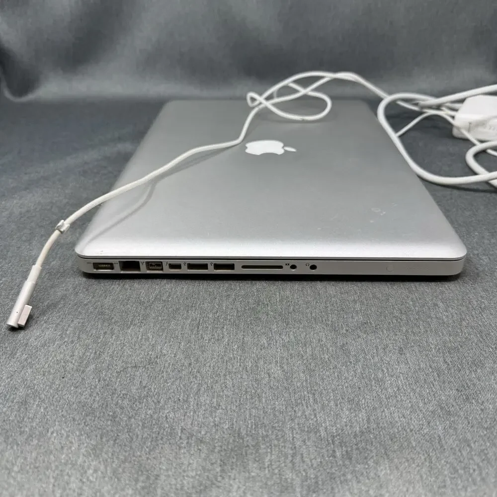 2010 Apple MacBook Pro A1286 15” Screen Charger For Parts Repair Bundle